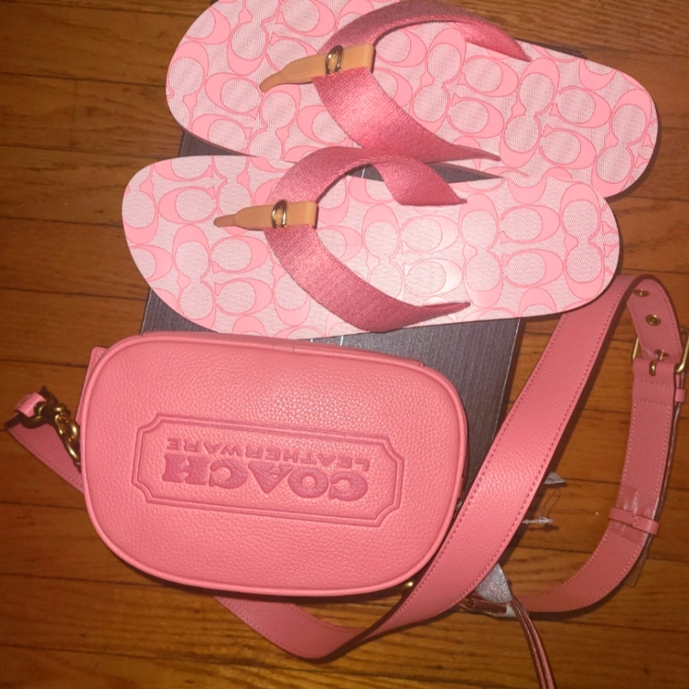 Coach flip flop size 8.5 and purse, in color coral